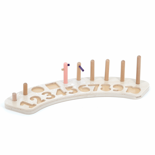 Animated gif of the Vilac Under the Canopy Counting Game featuring wooden pegs, numbers, and nature-inspired design, encouraging early maths and motor skills.