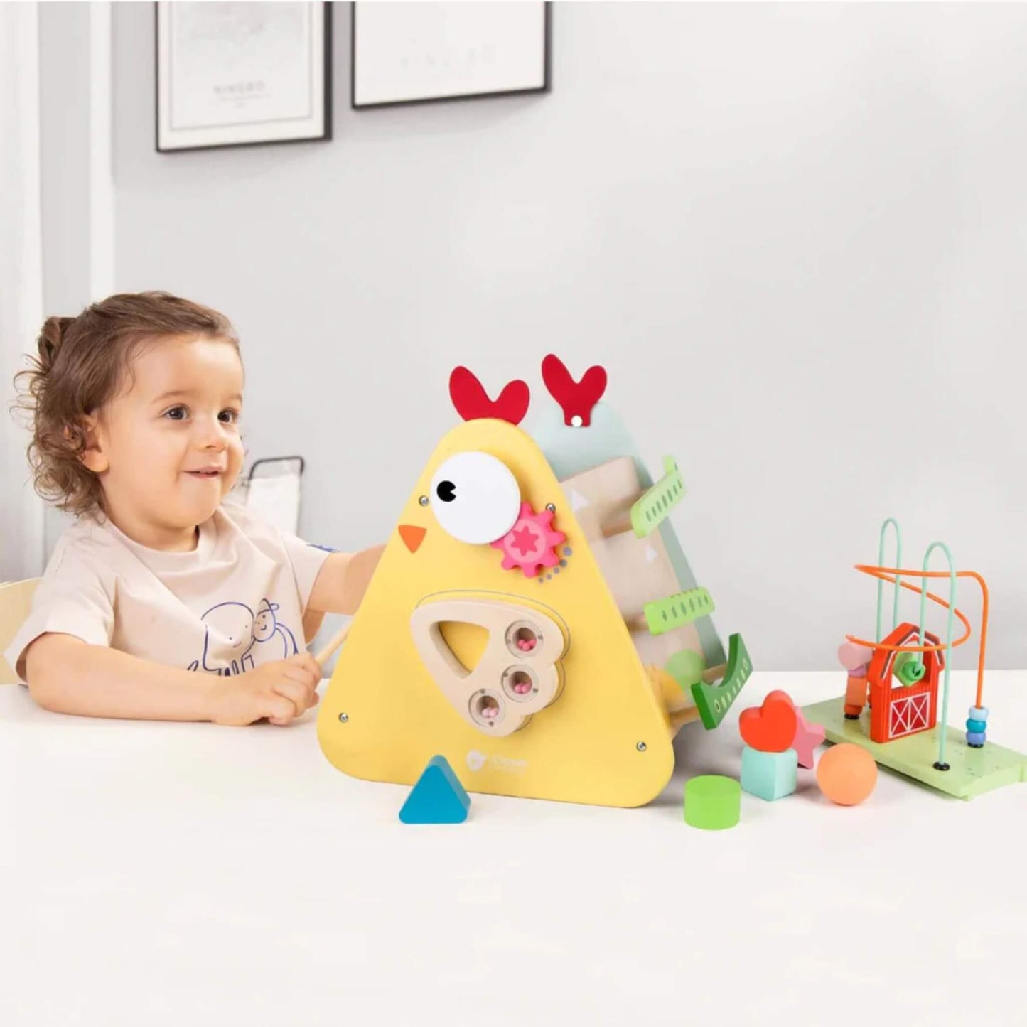 Classic World Happy Hen Activity Box