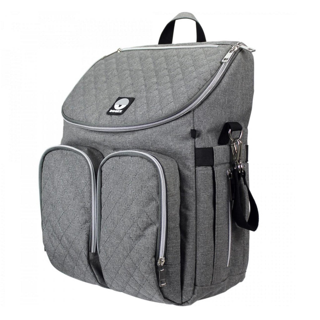 This stylish, practical organiser and very luxurious changing bag is a must have for every mum and dad! The grey mélange fabric is extra accentuated by the silver coloured zippers. In this bag you can take all your essentials with you during your trip
