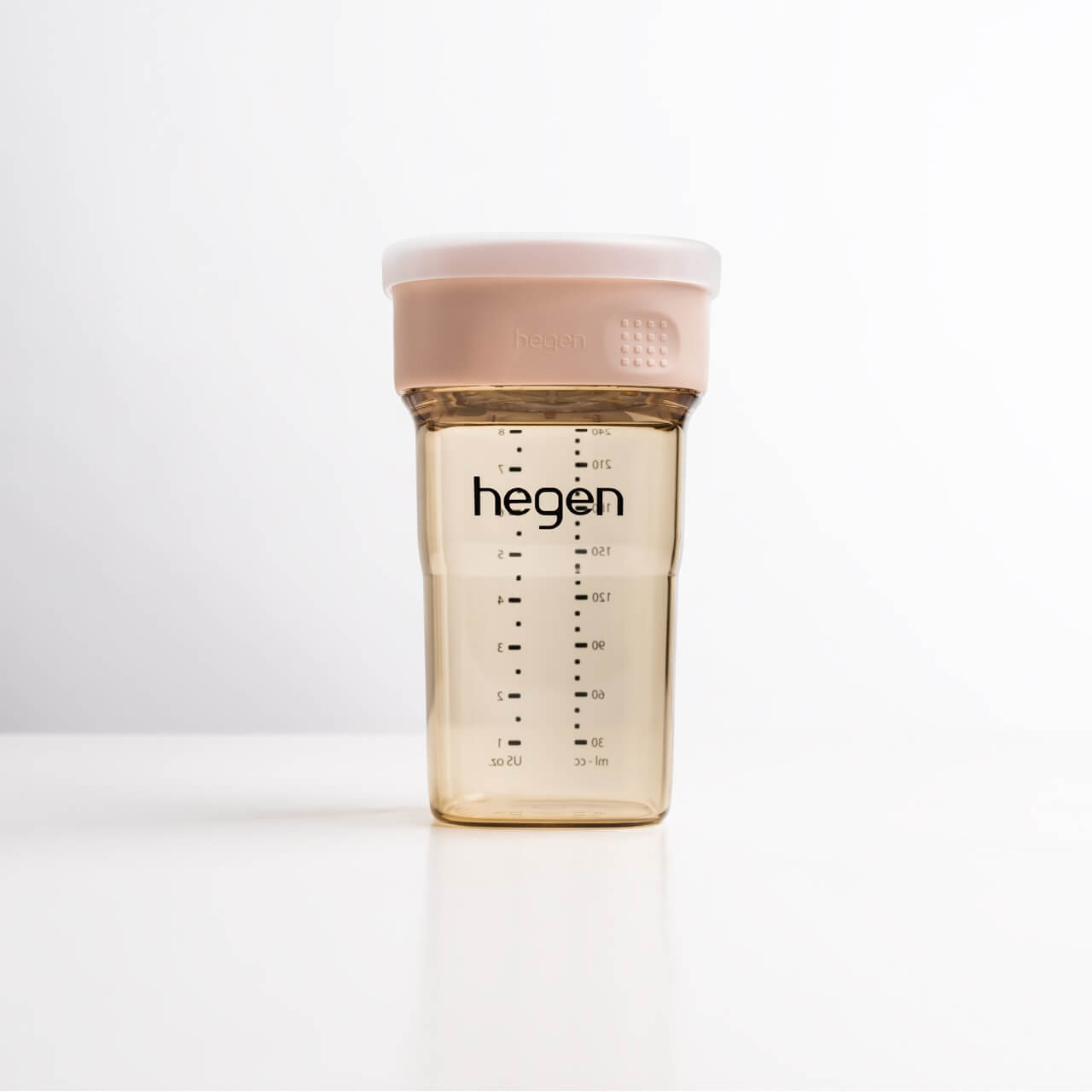 Hegen PCTO™ All-Rounder Cup PPSU is designed to support your little one in learning the skills and coordination they need for this important milestone while cultivating good drinking habits from the beginning.
