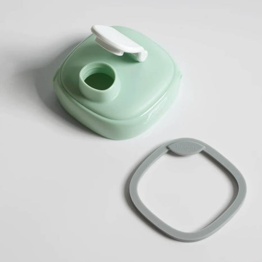 Interchangeable with other Hegen PCTO™ Feeding/Storage Lids to be attached to Hegen bottles.