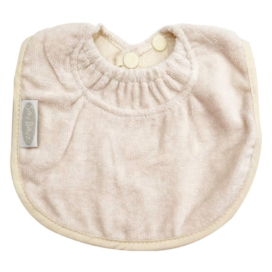 Silly Billyz Biblet White Sand. Soft towelling baby bib with waterproof backing and snug neckline for comfort and protection.