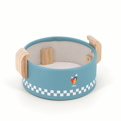 Animated gif of the Vilac Early Learning Cooking Pot featuring interchangeable wooden trays and colourful food pieces for sorting.