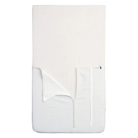 ergoPouch HugMe Blanket in midnight stripe, a TOG-rated fitted mattress sleeve that stays securely in place for safer newborn sleep.