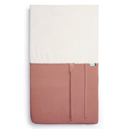 ergoPouch HugMe Blanket in rose colour, a TOG-rated fitted mattress sleeve that wraps securely around the mattress for safer newborn sleep.