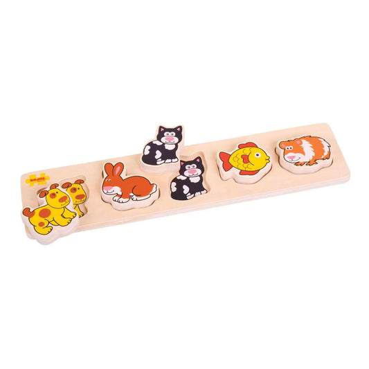 Bigjigs Toys wooden puzzles help to develop vocabulary and aid youngsters to recall words as they recognise shapes, colours and images.  Each chunky wooden puzzle piece is generously sized to make it easier for little hands to lift, grasp, examine and replace.