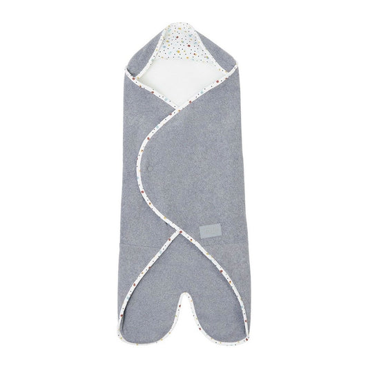 The Purlfo Cosy Wrap Travel Blanket is the new must have travel accessory that’s fully breathable to keep babies comfortable and cosy on the go. Providing a safe alternative to bulky winter jackets and snow suits, Purflo have created the perfect solution to keep baby safe.