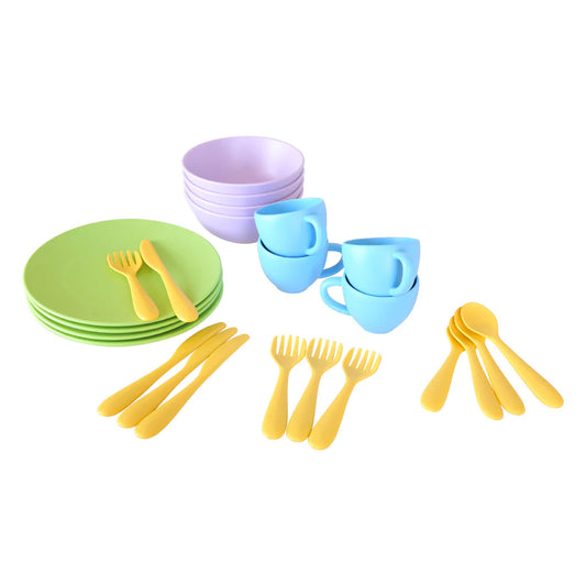 Super environmentally friendly Children's Dinner Set set is just what the Earth is hungry for. Little hosts and hostesses can serve up play food on their very own sustainable dinner service set.