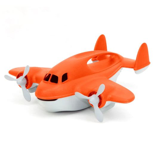 The Green Toys™ Fire Plane brings scoop-and-soar fun to a whole new level, and is the perfect complement to any bathtub fleet. Using the handle on the back of the body, scoop in water through the front of the plane, then fly it high as water streams out from the back and bottom.