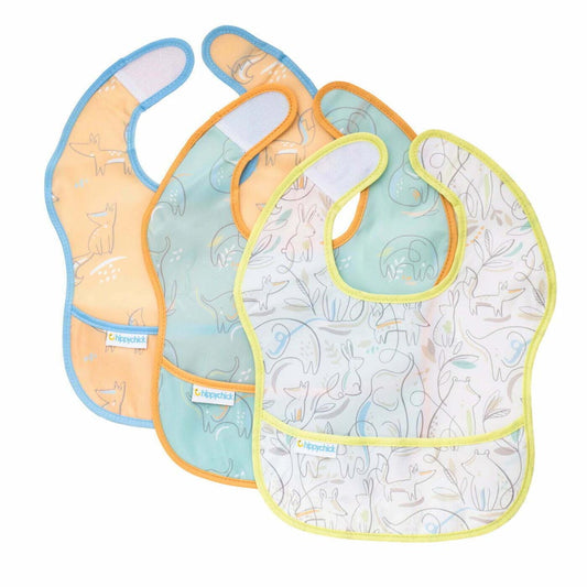 Super practical at messy mealtimes with adjustable Velcro neck fastening! Made from sustainable recycled polyester, these baby bibs with their catch-all pockets help keep clothes clean underneath.