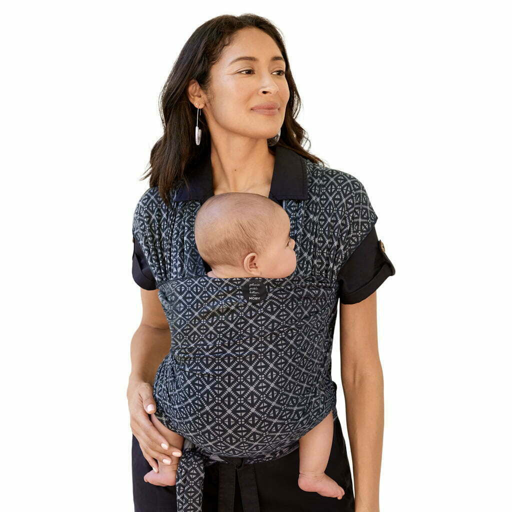 This versatile baby wrap allows you to carry your little one in multiple carrying positions from newborn to toddler.  The one size fits all evenly distributes the weight of carrying a baby across the back and hips, allowing for complete comfort whilst baby wearing.