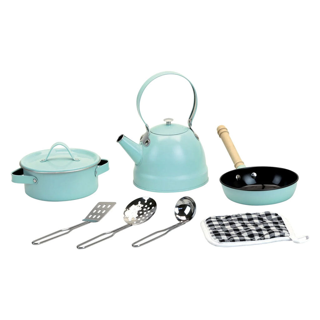A wonderful addition to any playroom or kitchen set, these beautiful styled pretend play kitchen accessories with set alight your little ones imagination whilst also encouraging creativity, imaginative play and great co-ordination skills