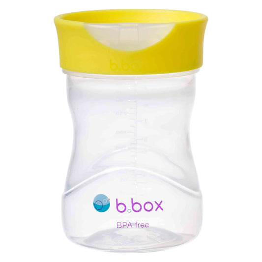 The b.box Training Cup mimics the flow of a big kids cup, by funnelling liquids into the rim for easy free-flow drinking. 