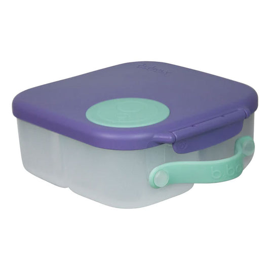 Leakproof, compact silicone food storage container with adjustable dividers. Easy to open design, with handles and large grip clip.